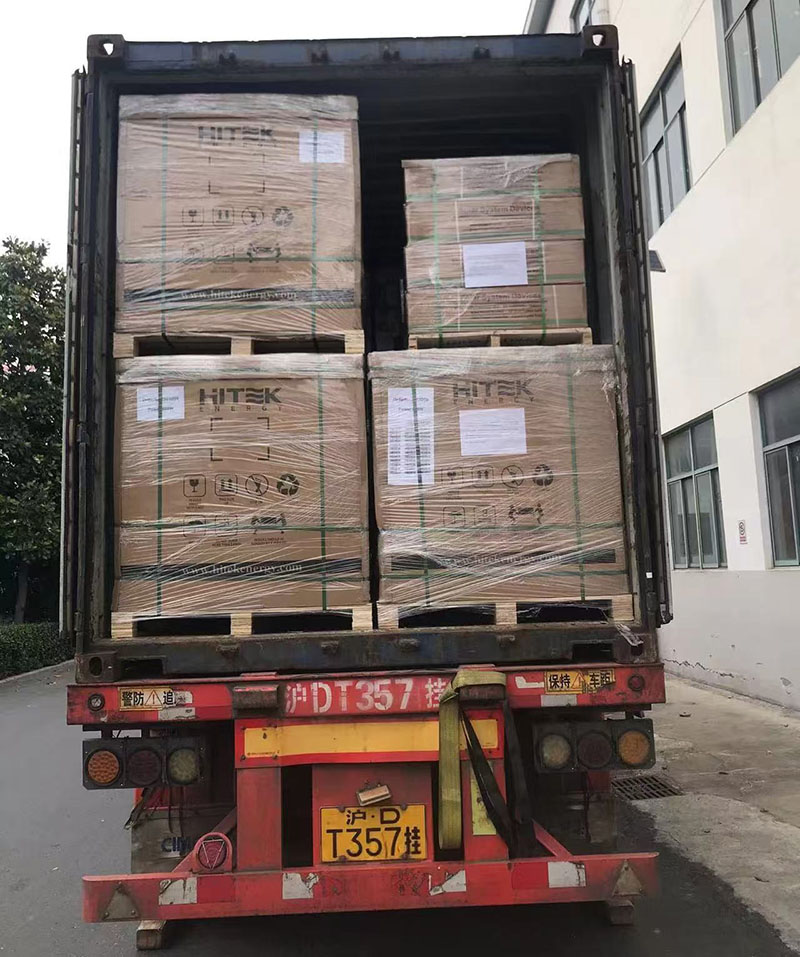 HITEK ENERGY envía con éxito el sistema solar híbrido 408KW 430.08KWH a Kuwait-1